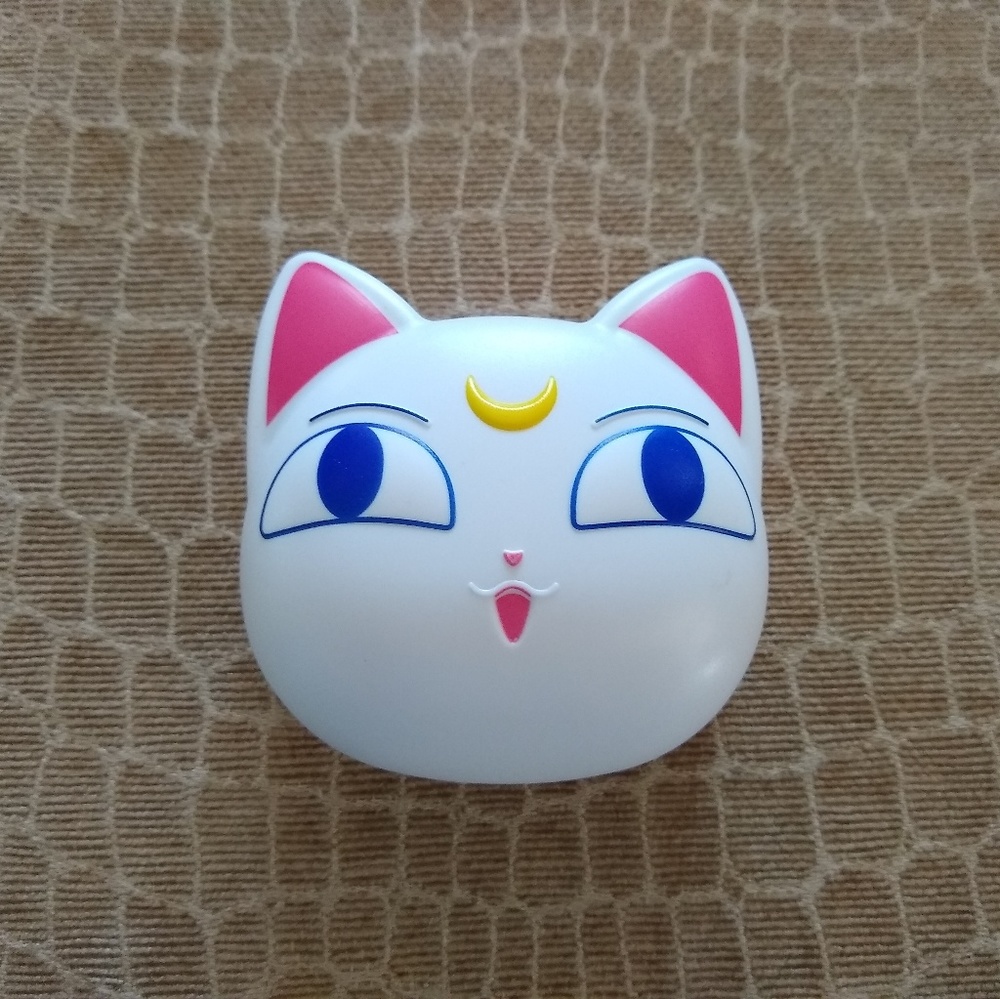 Sailor Moon Artemis contact case